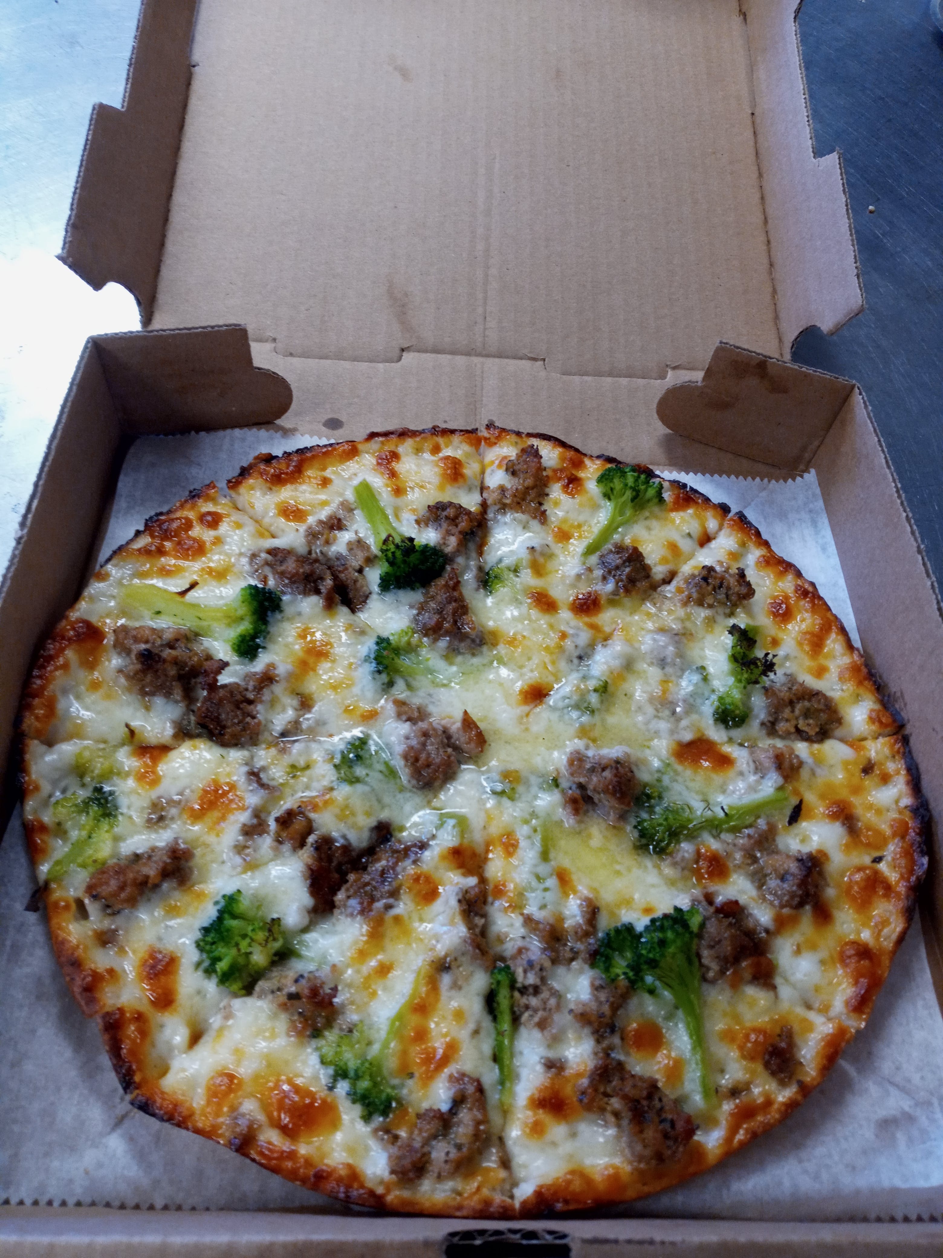 Order The McGowan Pizza - Small 10'' food online from Bryantville Pizza Kitchen store, Pembroke on bringmethat.com