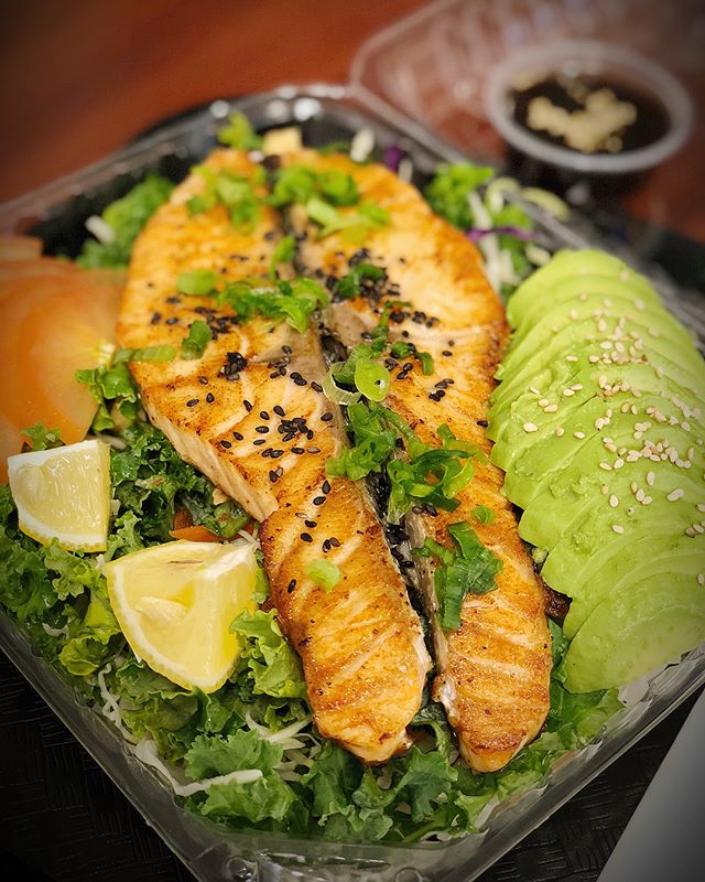 Order Salmon Salad food online from Wagyu Meat & Grill store, Buena Park on bringmethat.com