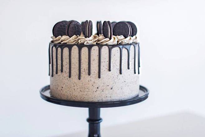 Order NEW 4" Whole Oreo Cookies and Crumb Cake food online from Ny Popcorn store, New York on bringmethat.com