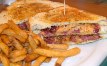 Order Reuben Sandwich food online from Patrick Pub And Grille store, Coraopolis on bringmethat.com
