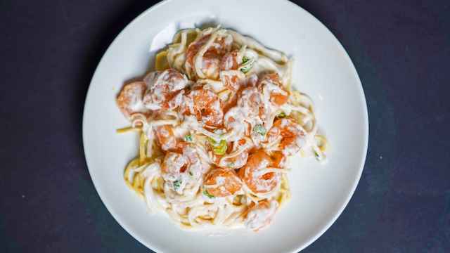 Order Shrimp Alfredo Pasta food online from Fork to Fit Kitchen store, Mcallen on bringmethat.com