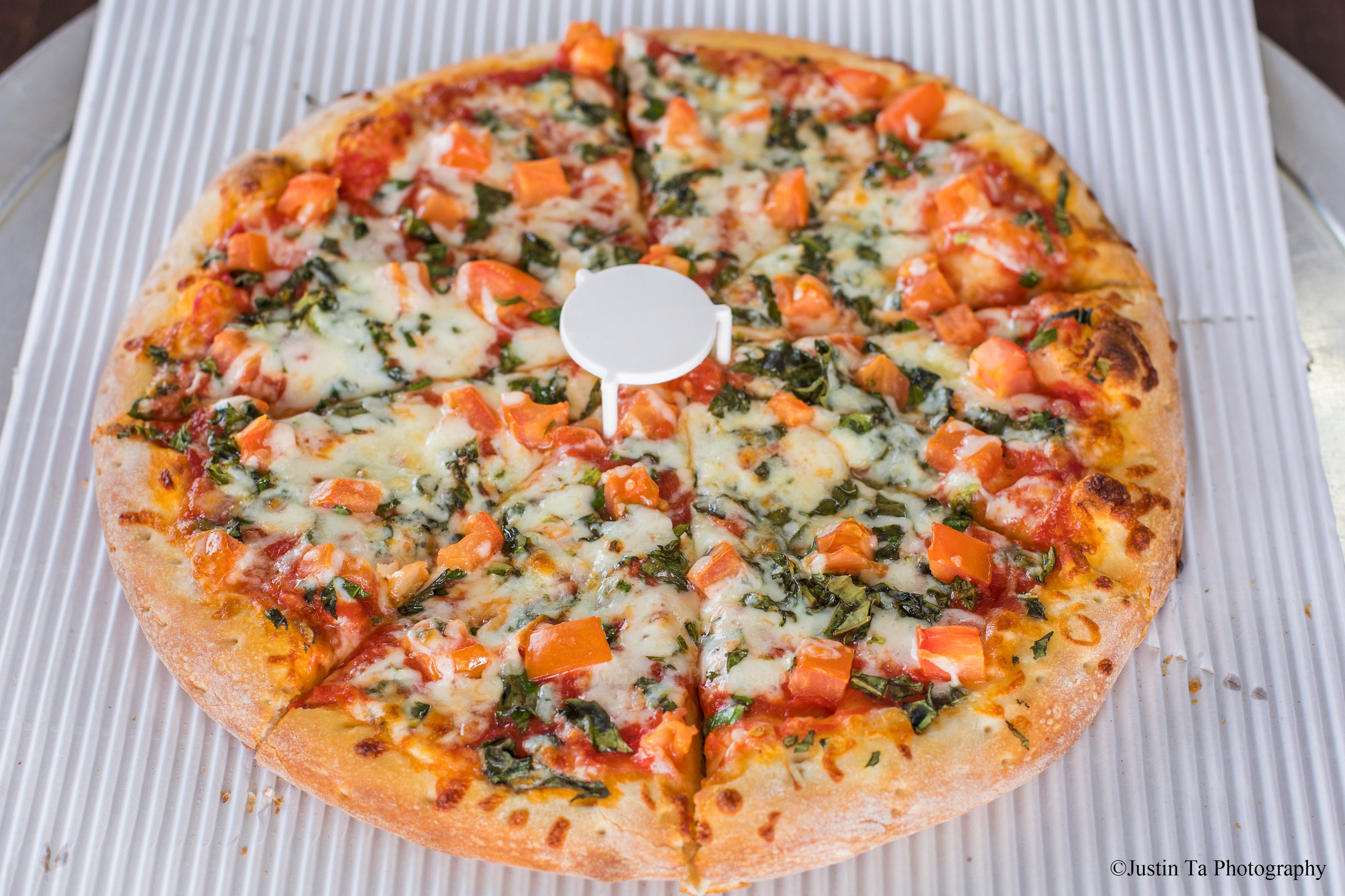 Order 12. Margherita Pizza - Small 10'' food online from Red Pepper Pizza store, San Leandro on bringmethat.com