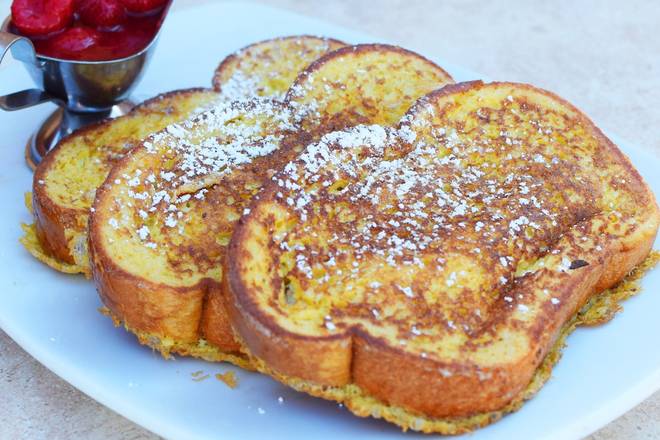 Order Classic French Toast food online from Broken Yolk Cafe store, San Diego on bringmethat.com