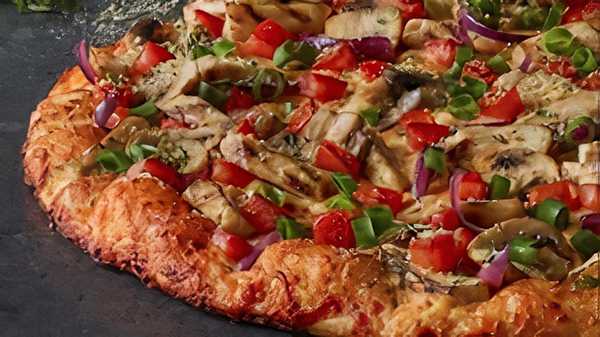 Order Chicken & Garlic Gourmet Pizza (Personal) food online from Round Table Pizza #55 store, Hayward on bringmethat.com