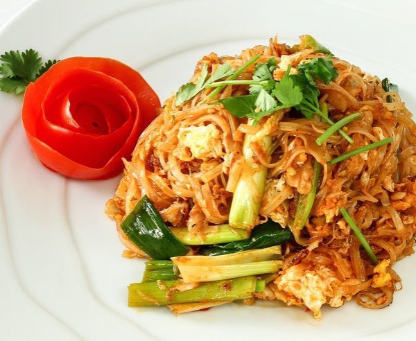 Order Dungeness Crab Pad Thai food online from Thai House Express On Castro store, San Francisco on bringmethat.com