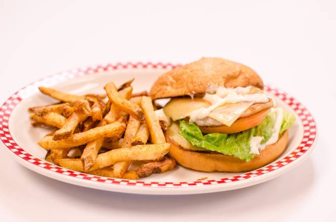 Order GRILLED CHICKEN SANDWICH food online from Cahill Diner store, Inver Grove Heights on bringmethat.com