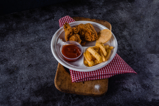 Order 1/4 Pollo Frito (Fried Chicken) food online from Riko Pollo By La Abuela store, Duluth on bringmethat.com