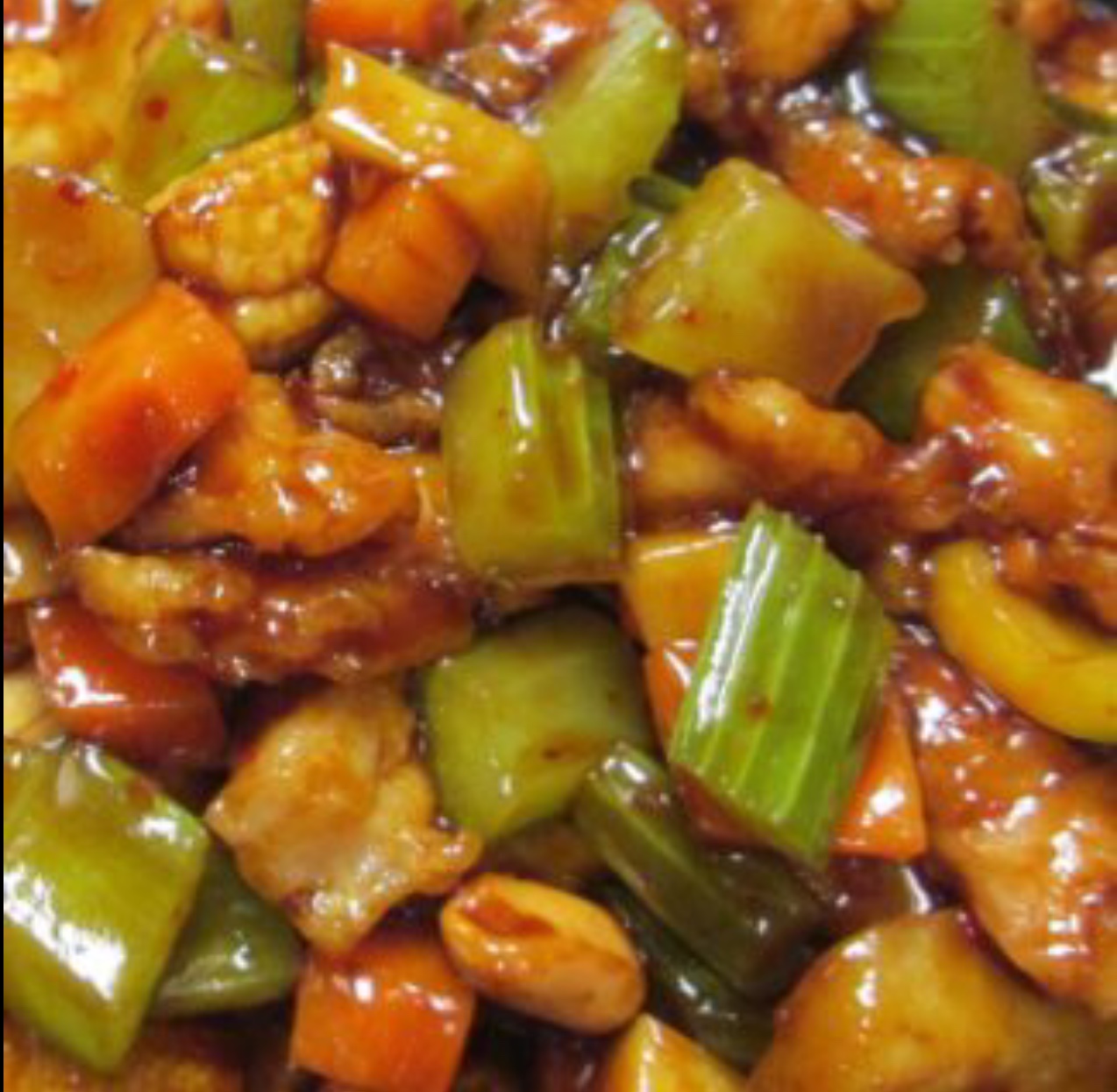 Order 18. Kung Pao Chicken food online from Buffet Dynasty store, Canton on bringmethat.com