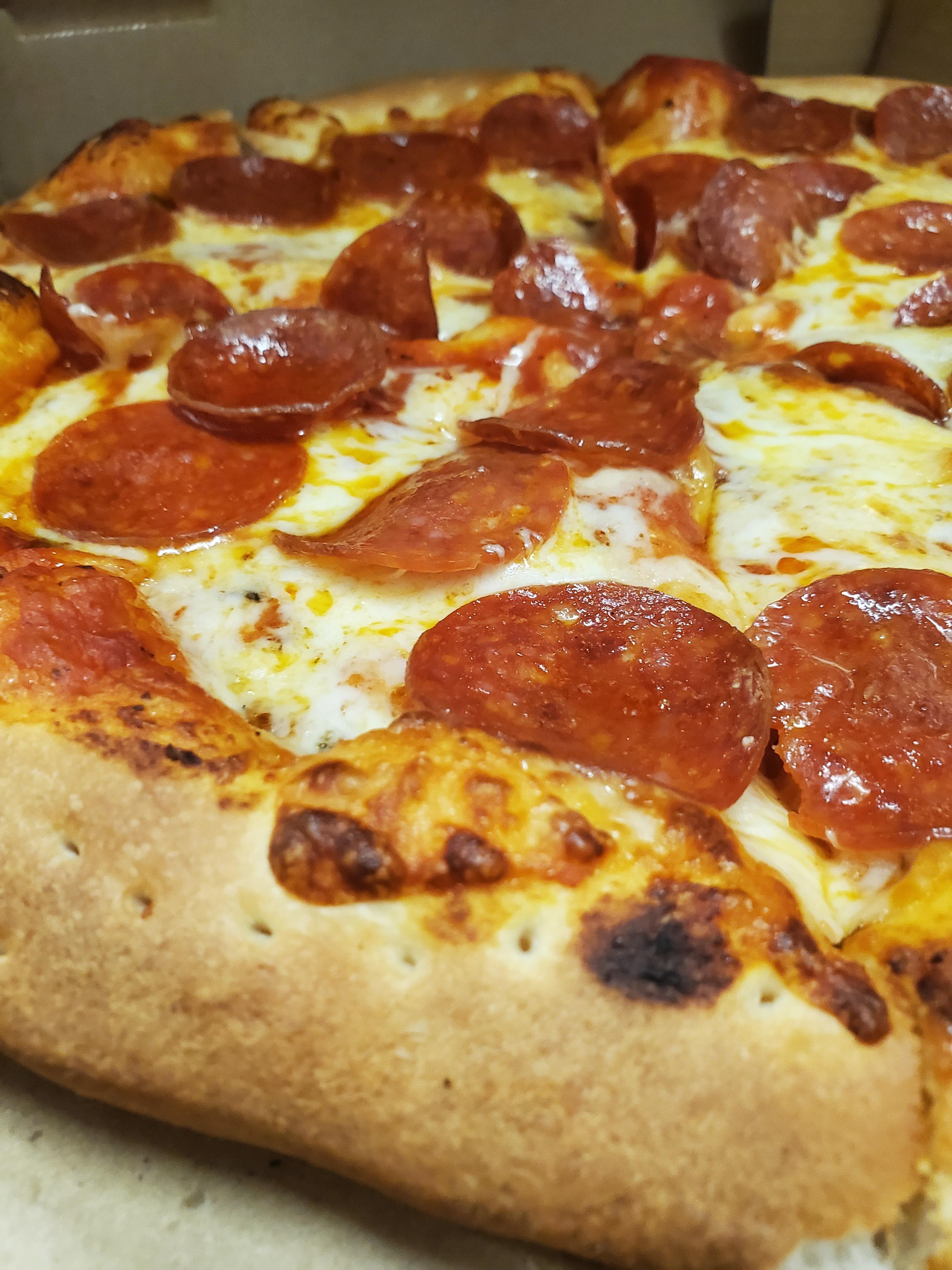 Order Pepperoni Pizza food online from Scarantino Italian Inn store, Glendale on bringmethat.com