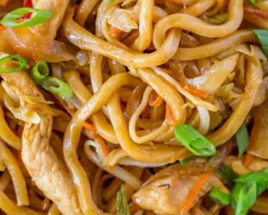 Order Chicken Lo Mein (Soft Noodle) food online from China King O'Fallon store, O'Fallon on bringmethat.com