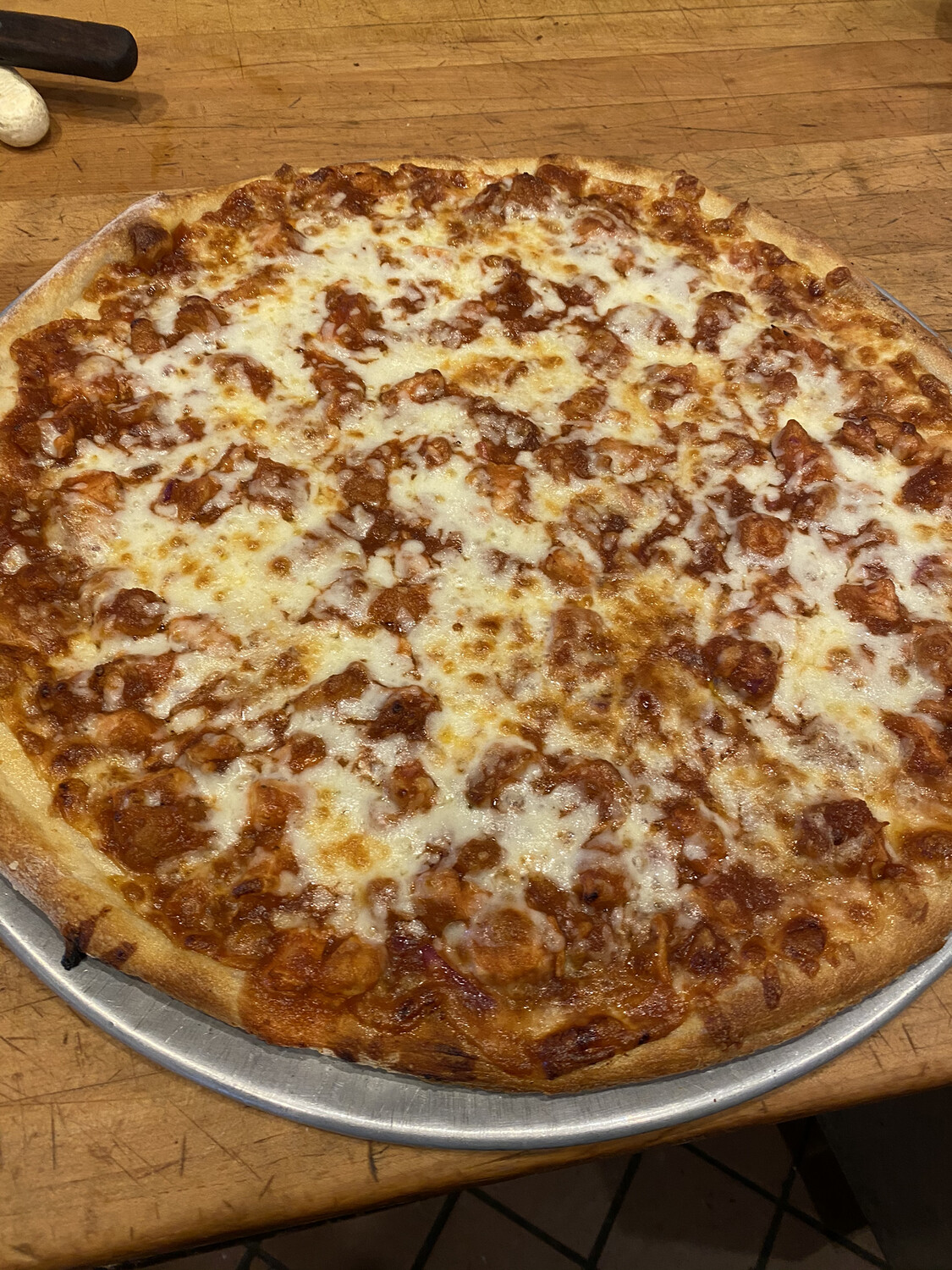 Order BBQ Chicken Pizza food online from Piccolo store, Bellmore on bringmethat.com