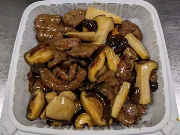 Order 28. Beef with Mixed Mushroom food online from Kirin Chinese Restaurant store, Mountain View on bringmethat.com