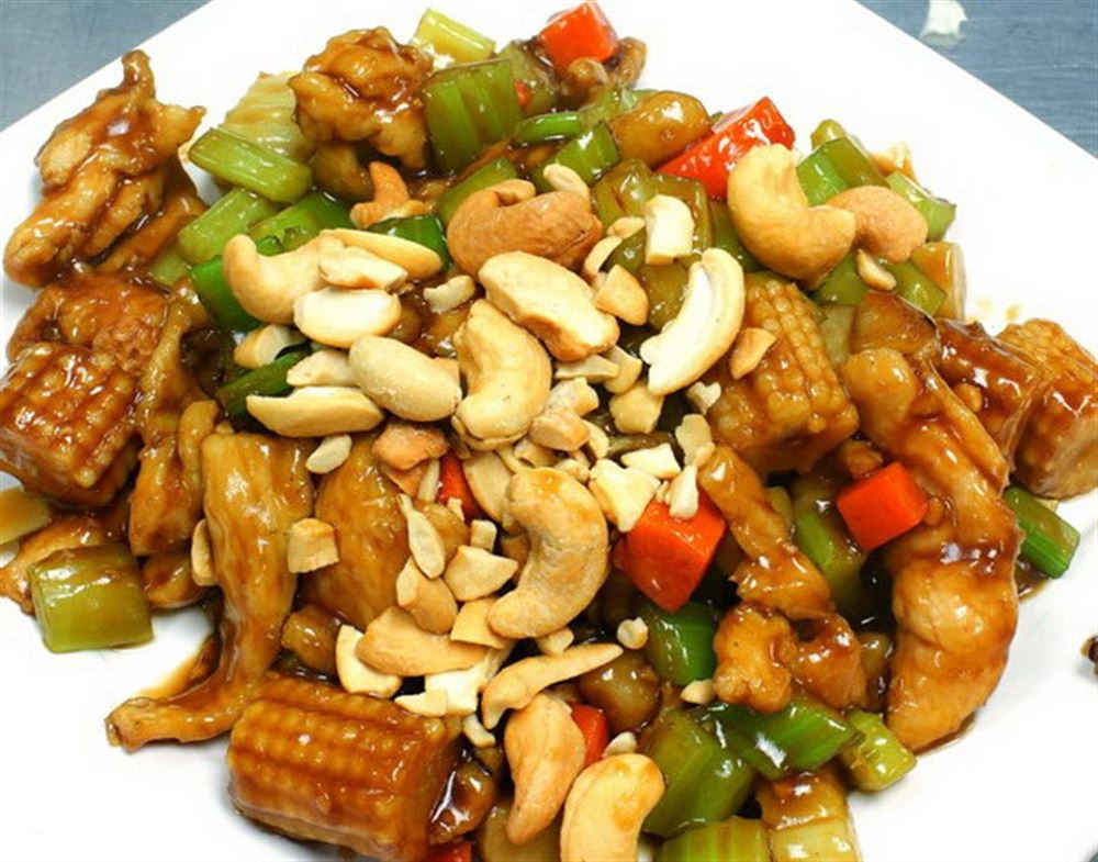 Order 138. Chicken with Cashew Nuts food online from Boulevard Chinese Restaurant store, Elmwood Park on bringmethat.com