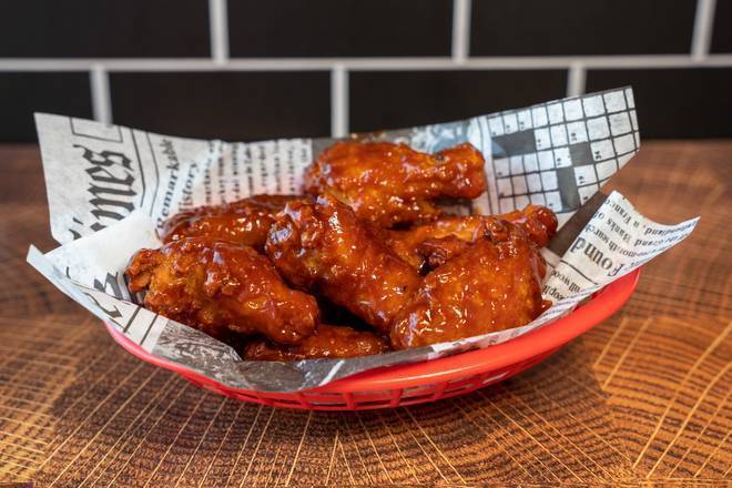 Order 6 Wings food online from Crypto Grill store, Detroit on bringmethat.com