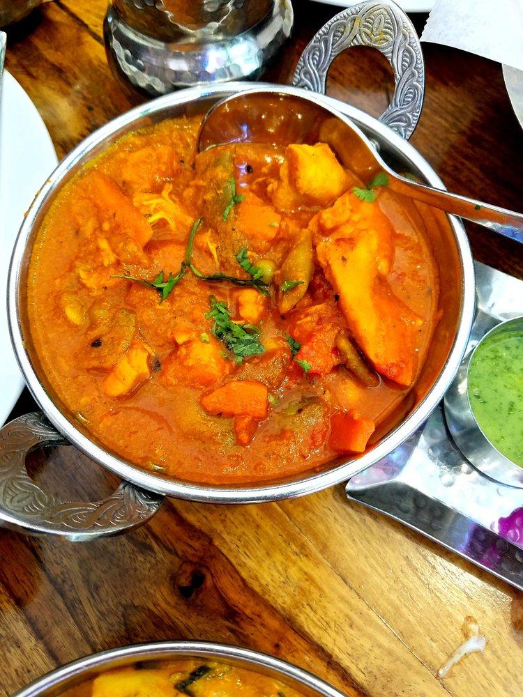 Order Chicken Jalfrezi food online from Mughlai Indian Cuisine store, New York on bringmethat.com