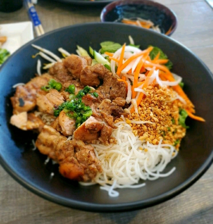 Order Vermicelli with Charbroiled Chicken food online from Noodle Show store, Las Vegas on bringmethat.com