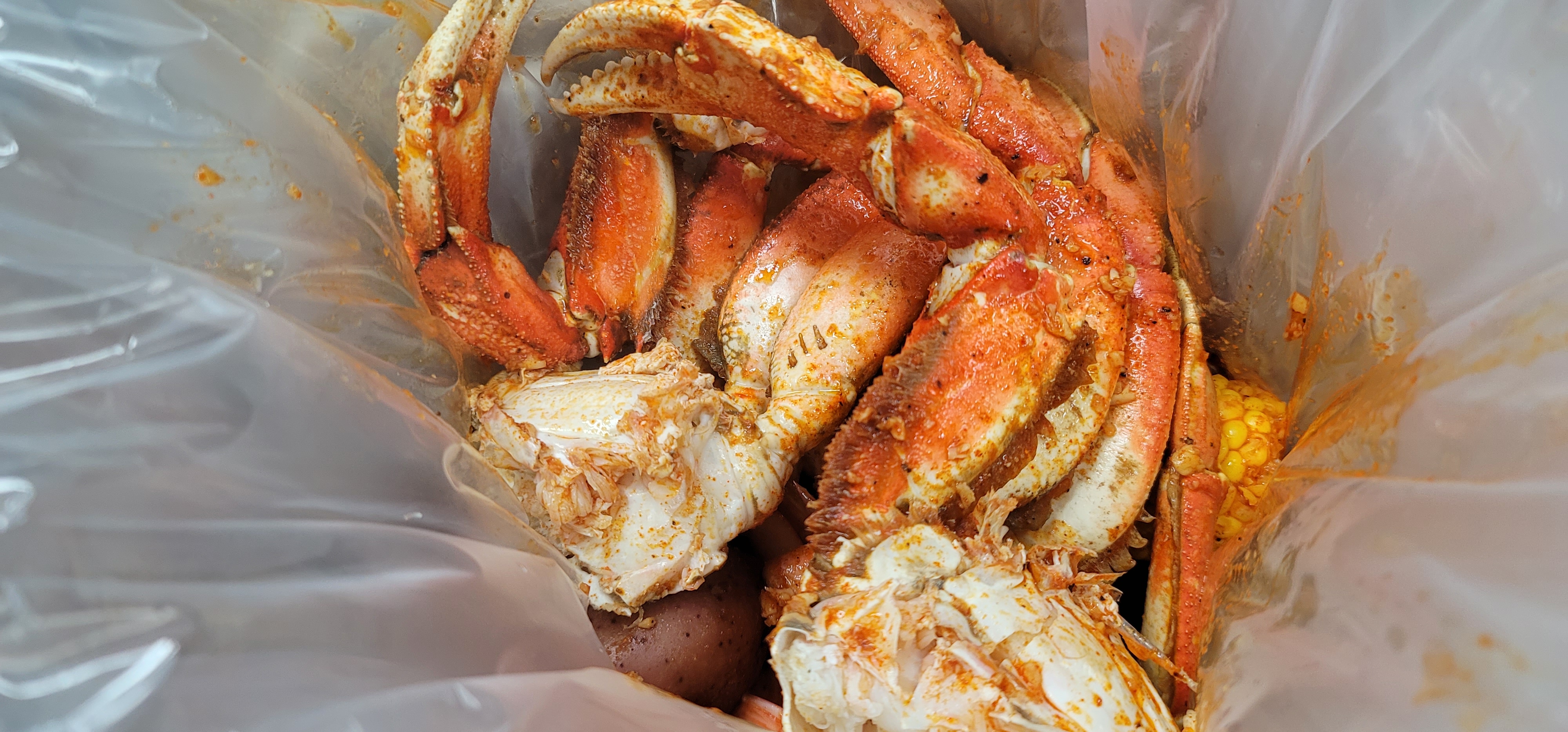 Order Dungeness Crab 1 Lb food online from La Juicy Seafood store, St. Louis on bringmethat.com