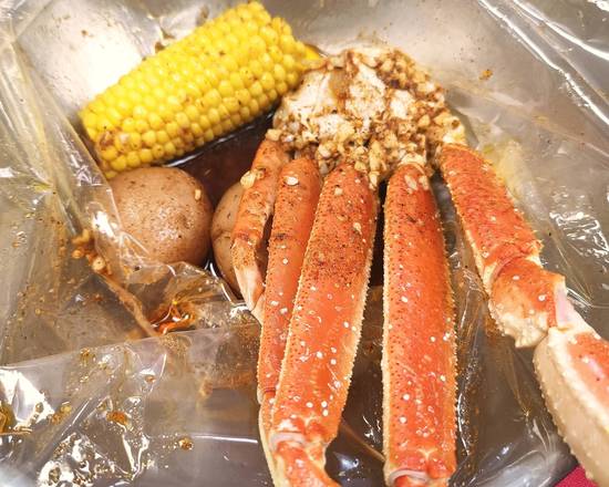 Order Snow Crab Legs food online from Seafood Kitchen &Teriyaki store, New York on bringmethat.com