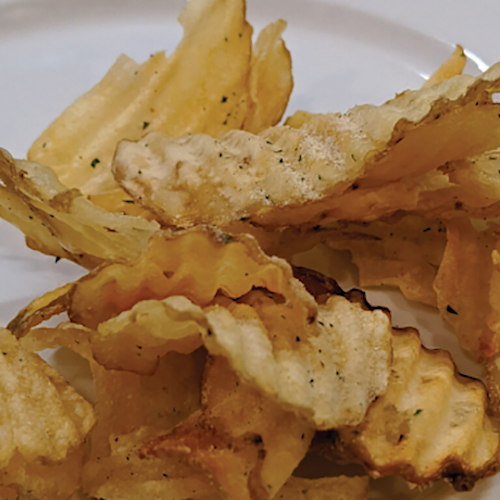 Order House-Made Kettle Chips food online from The Woodford Club store, Versailles on bringmethat.com