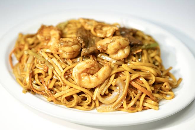 Order House Special Noodles 本楼捞面 food online from China One Express store, Overland Park on bringmethat.com