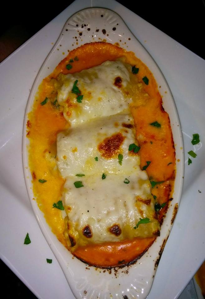Order House Made Lasagna food online from Greenhouse Bar And Grill store, Wayne on bringmethat.com
