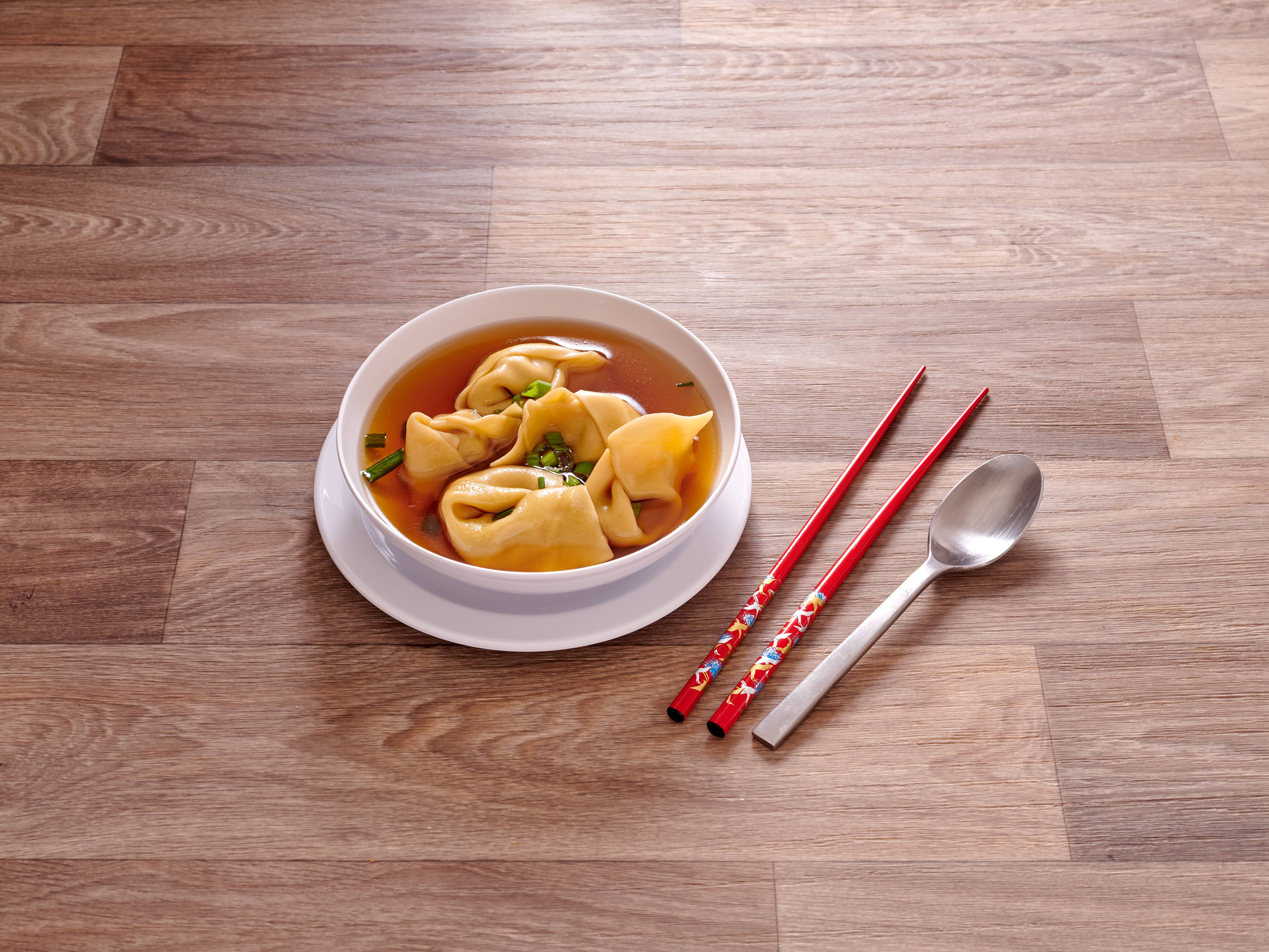 Order 13. Wonton Soup food online from China Cafe store, Alexandria on bringmethat.com