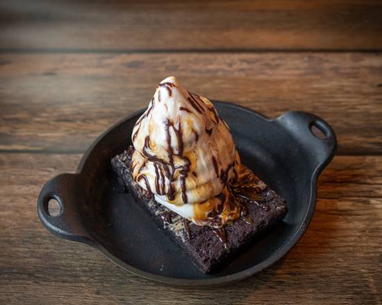 Order SMOTHERED BROWNIE food online from Pitfire Artisan Pizza store, Los Angeles on bringmethat.com