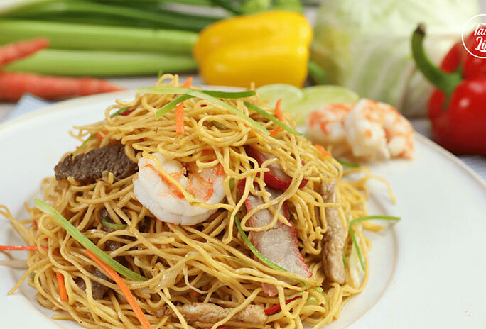 Order House Special Pan Fried Noodles food online from Golden House store, Woodbridge on bringmethat.com