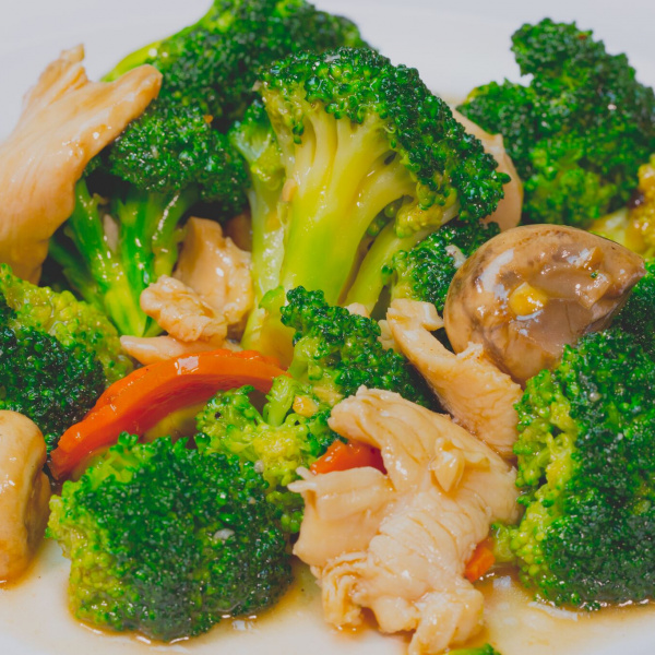 Order R5. Broccoli Stir Fry food online from Mango thai cuisine store, West Newton on bringmethat.com