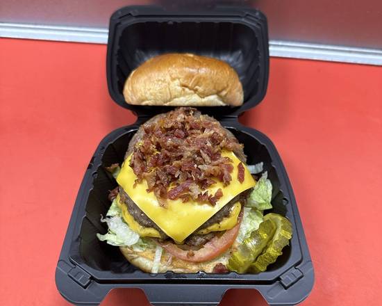Order Applewood Bacon Cheeseburger  food online from Lunchbox store, Dearborn Heights on bringmethat.com