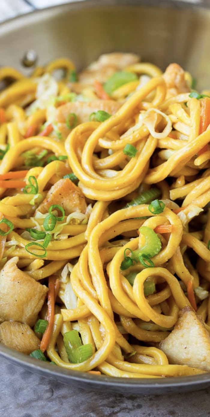 Order Chicken Lo Mein food online from Wings Station store, Suwanee on bringmethat.com