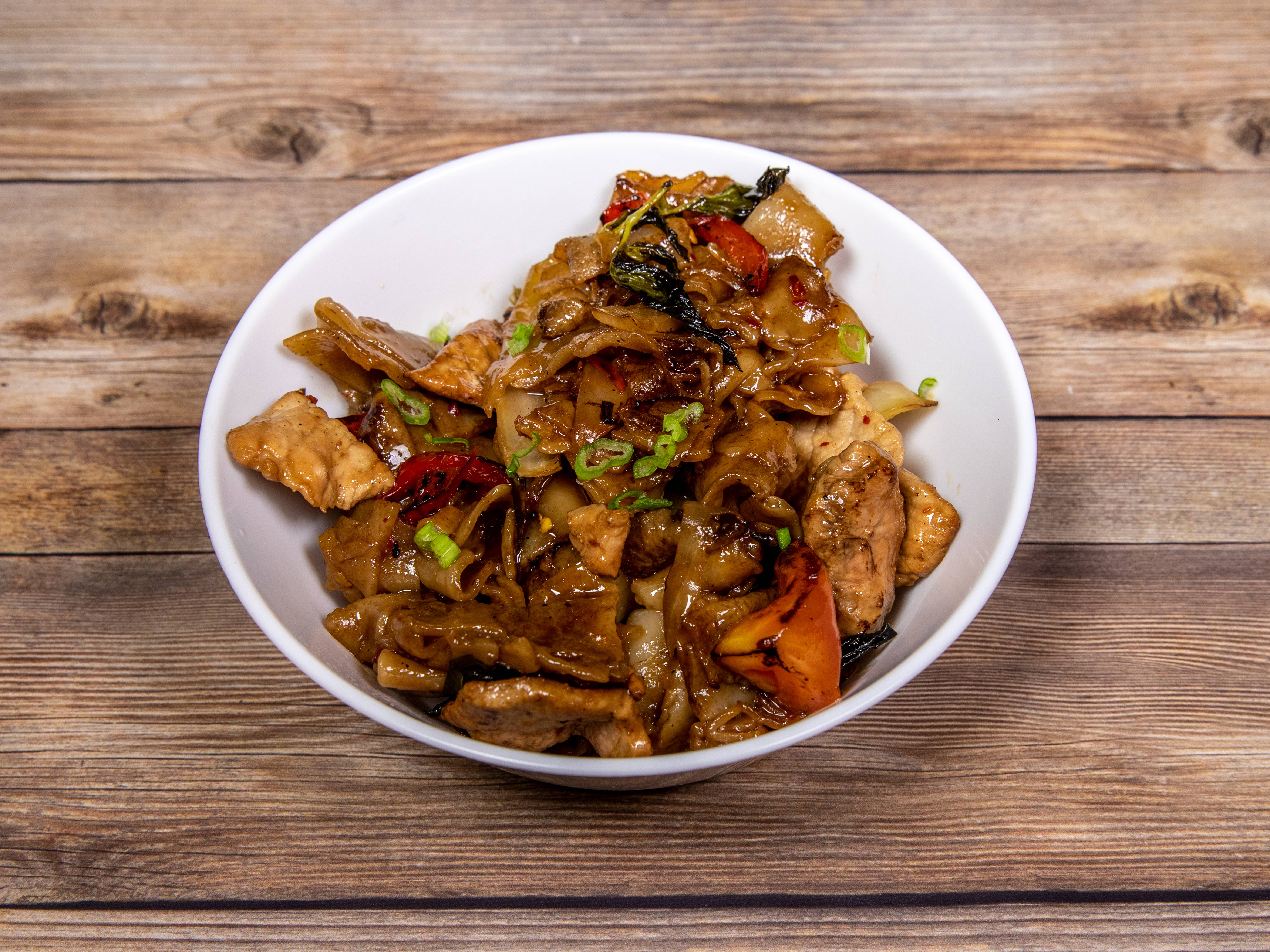 Order Pad Kee Mao Noodle food online from Thai Terrace store, Fort Worth on bringmethat.com