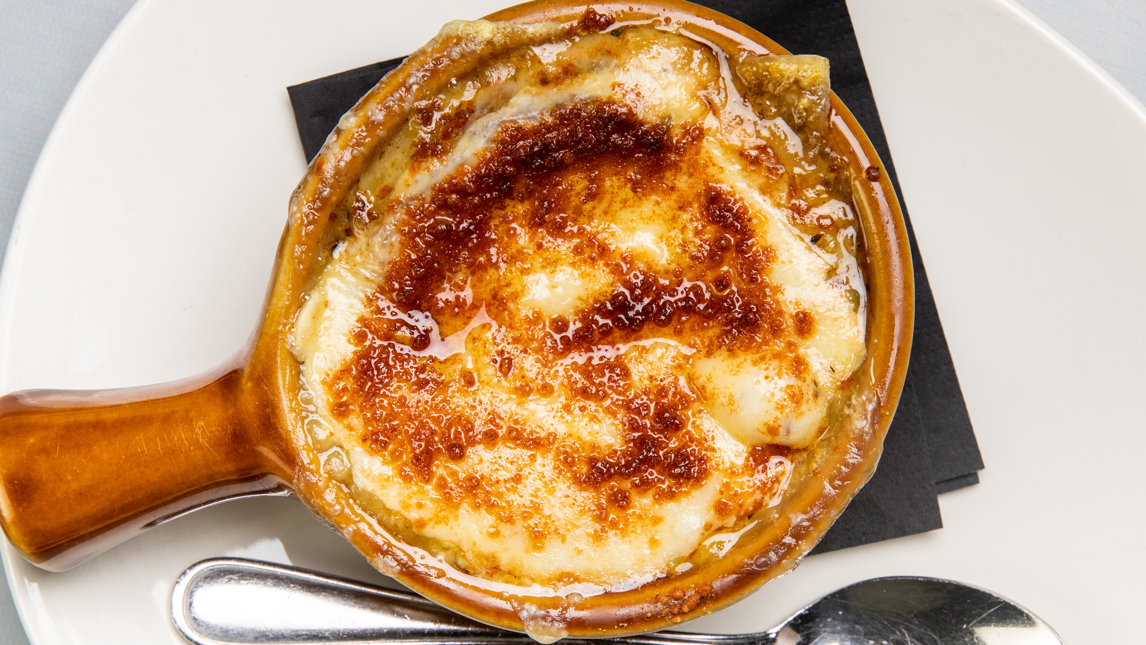 Order French Onion Soup food online from Countyline Tavern store, Buffalo Grove on bringmethat.com
