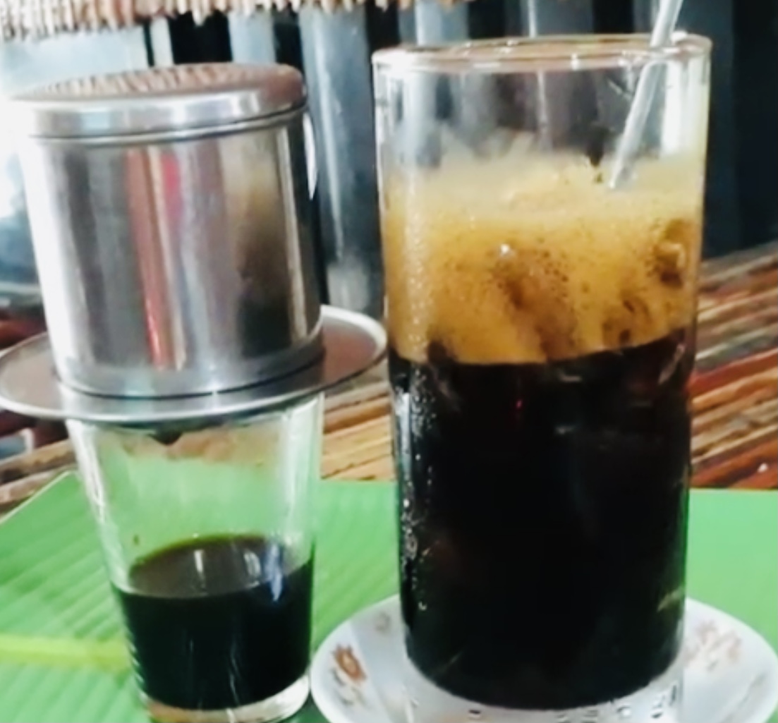Order D2. Vietnamese Iced Black Coffee food online from Papaya Vietnamese Cuisine store, Bellevue on bringmethat.com