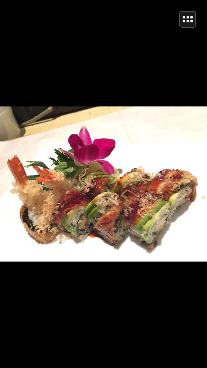 Order Dragon Pheonix Roll food online from Sakura 6 store, Brooklyn on bringmethat.com