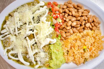 Order Chilaquiles food online from Los 3 Pollos store, Compton on bringmethat.com