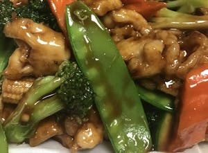 Order D晚Chicken with Fresh Vegetables 蔬菜几D10 food online from Moon Wok store, Lenexa on bringmethat.com