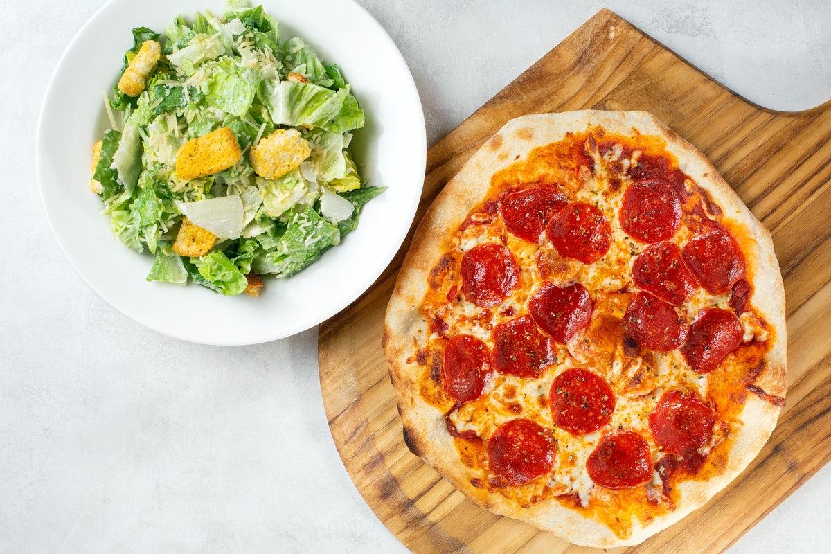 Order PRONTO BISTRO: PIZZA WITH SALAD food online from Johnny Carino store, Houston on bringmethat.com