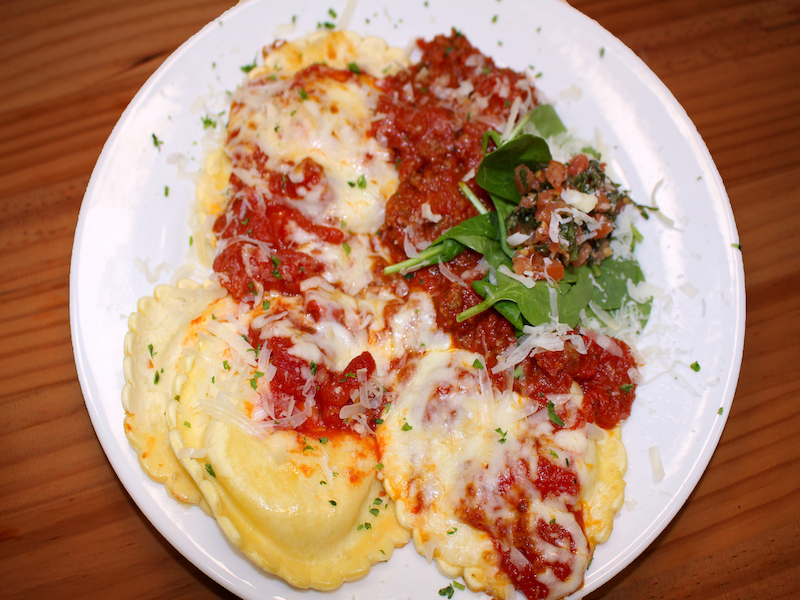 Order Ravioli with Meat Sauce food online from Stefano's Pizza Express store, Pharr on bringmethat.com