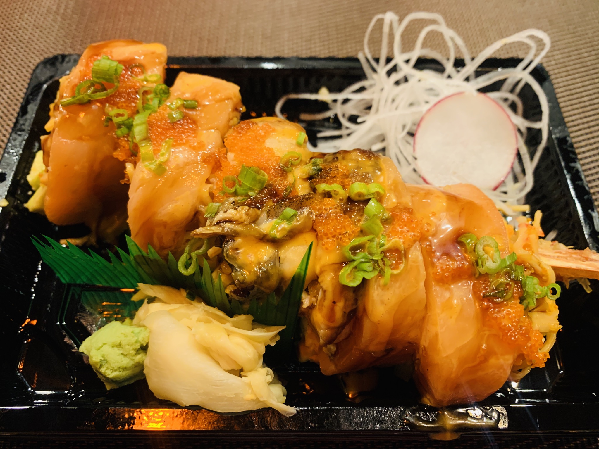 Order 5. Tomodachi Sashimi Roll food online from Tomodachi Japanese Steakhouse & Sushi Bar store, Royersford on bringmethat.com