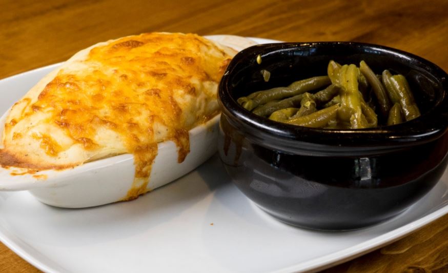 Order Sheperds Pie with Green Beans food online from Daddy Obrien Irish Ice Cream Pub store, Sugar Hill on bringmethat.com