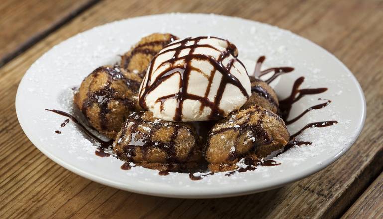 Order Fried Oreo's food online from Pluckers Wing Bar store, Baton Rouge on bringmethat.com