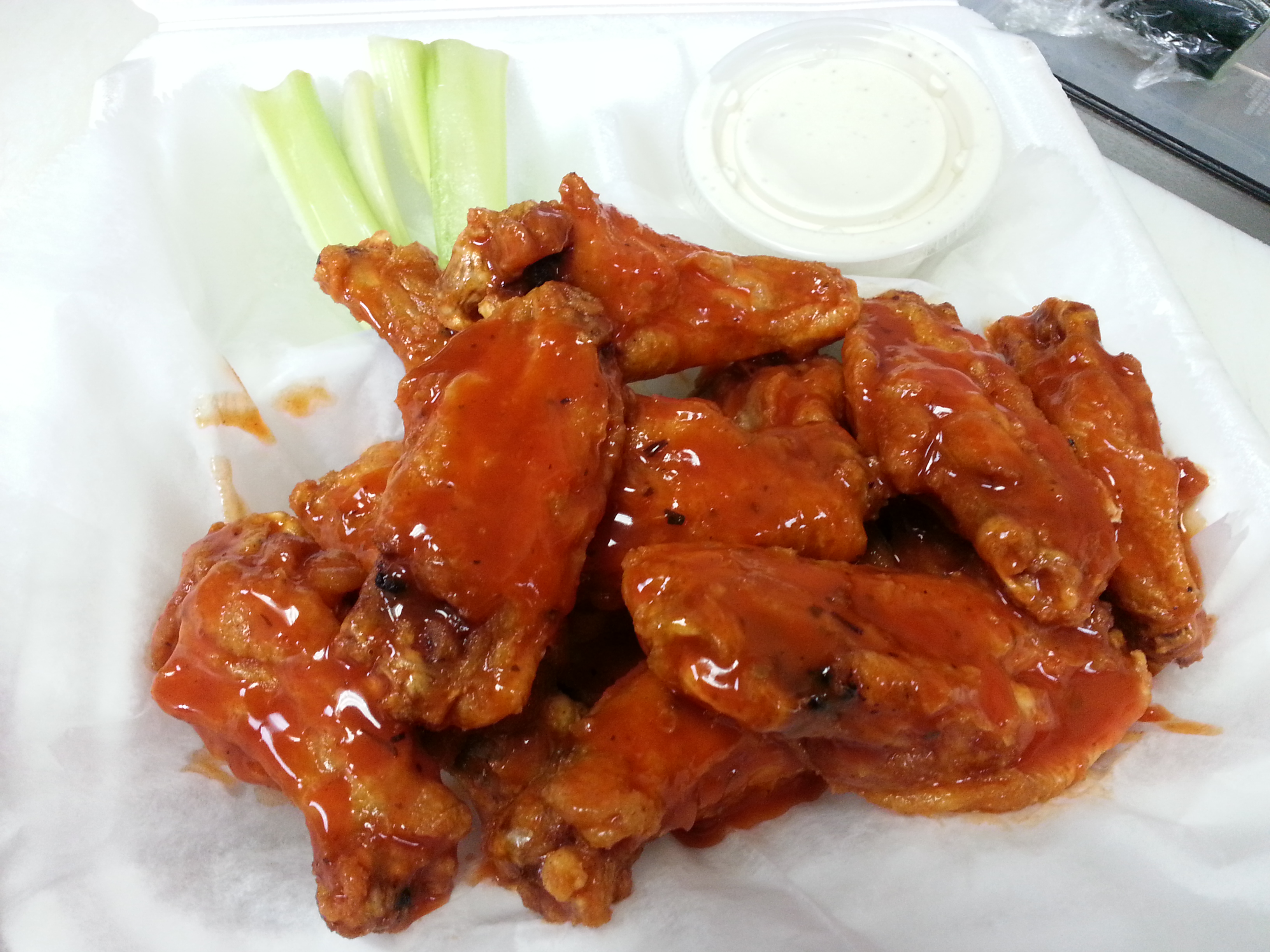 Order Flavored Fresh Wings food online from Mama Bear Kitchen store, Quincy on bringmethat.com