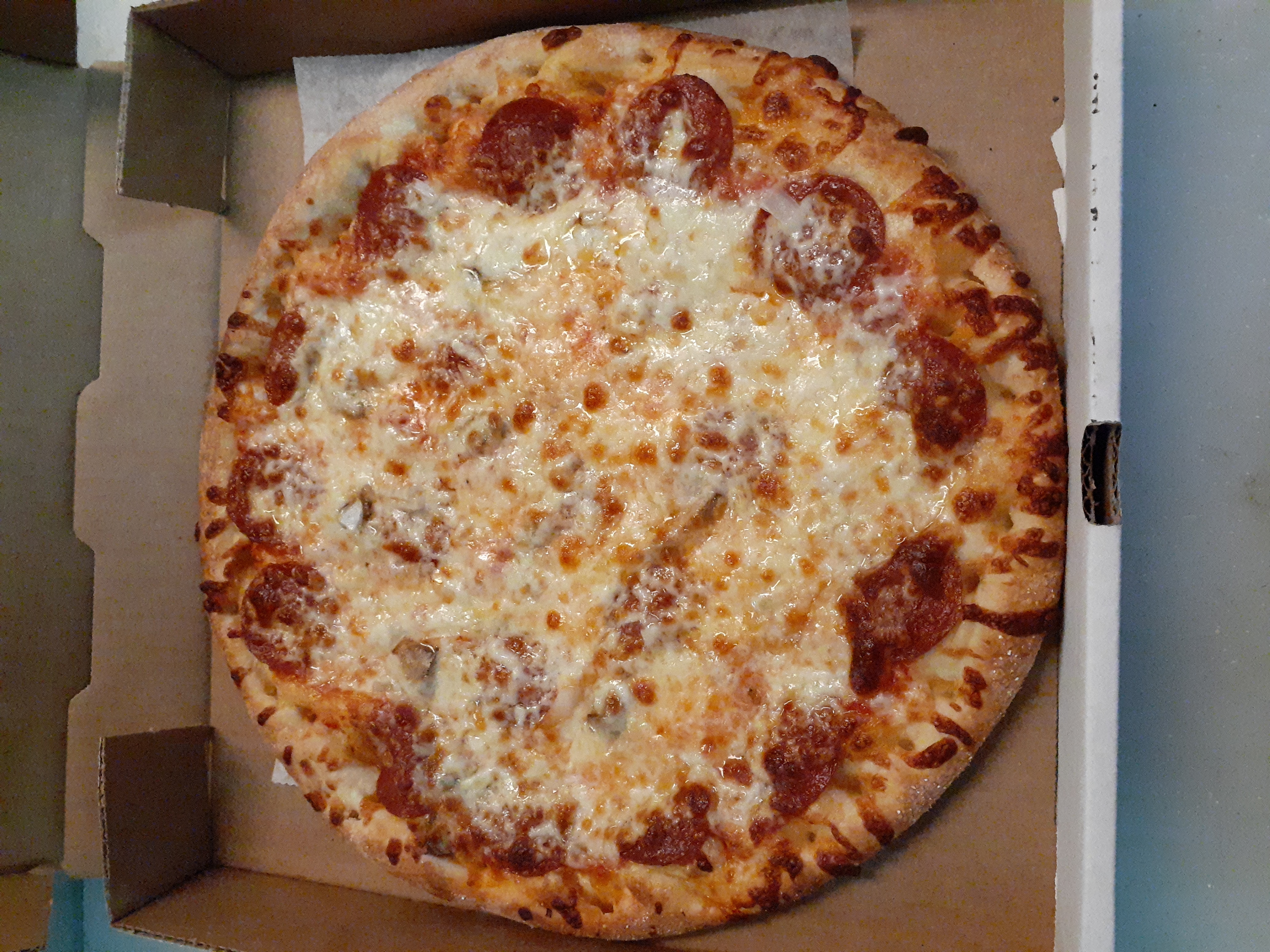 Order Combo Pizza food online from Patriot Eatery & Pizzeria store, Dayton on bringmethat.com