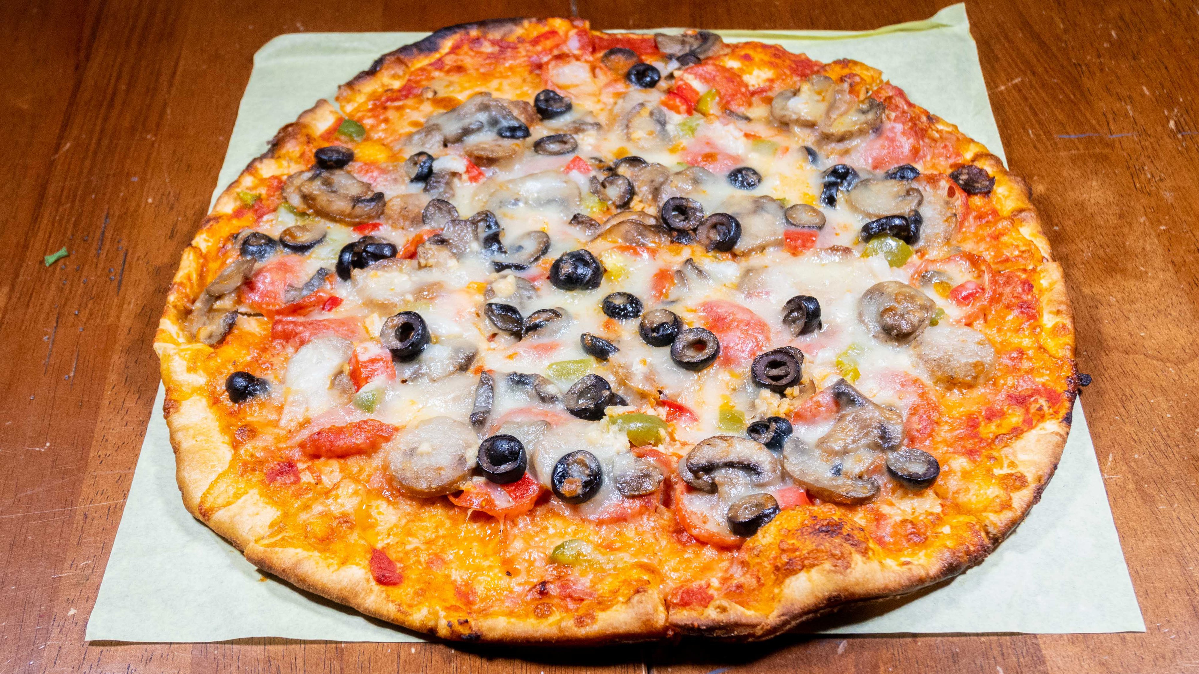 Order CROWN SUPREME food online from Crown Pizza store, Beaumont on bringmethat.com