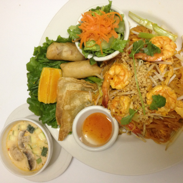 Order 42. Pad Thai Noodles food online from Pailin Thai Cafe store, San Diego on bringmethat.com