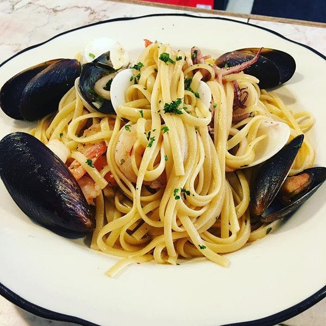 Order Linguine with Mussels - Entree food online from Esposito's Restaurant & Pizza store, Reading on bringmethat.com