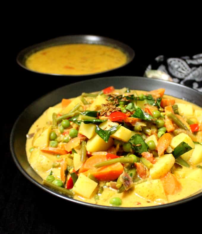 Order Veggie Korma food online from Sunlight Indian Cuisine store, Ceres on bringmethat.com