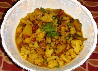 Order Bihari Aloo Gobi (16 oz.) food online from Chef of India store, Jersey City on bringmethat.com