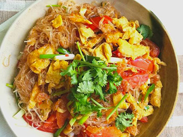 Order Pad Woonsen food online from Prik Thai Kitchen store, Astoria on bringmethat.com